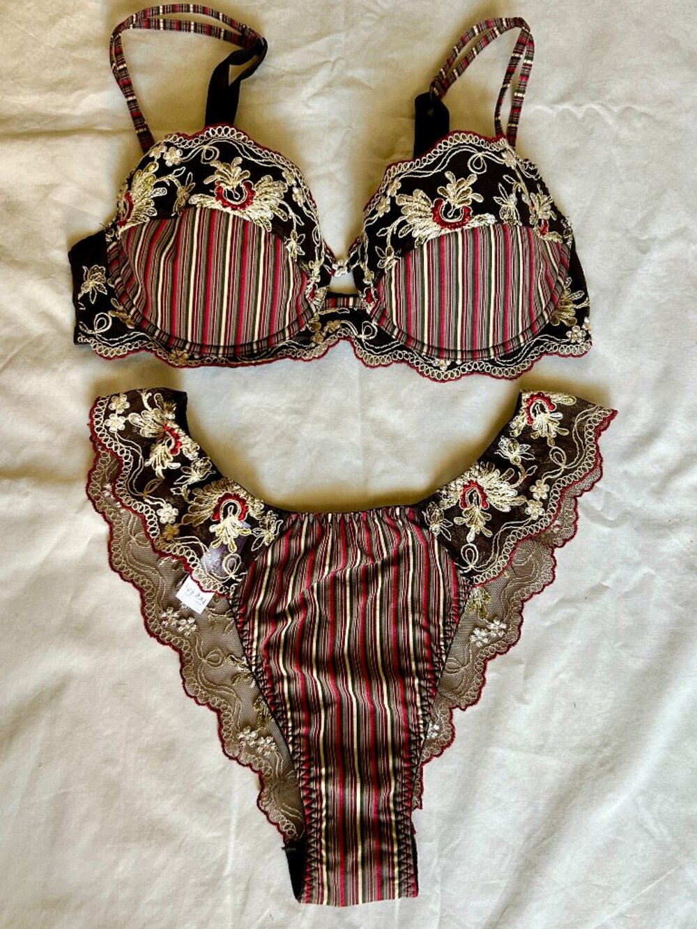 Mason Lejaby 2 Piece Bra And Underwear Set size Small /34B